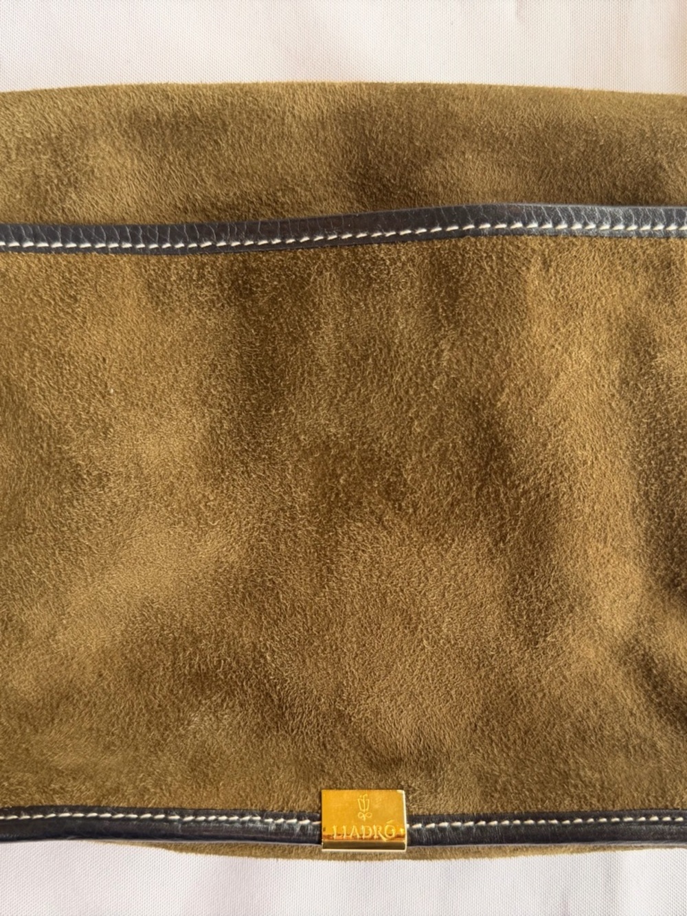 Vintage Lladro Dark Green Suede Purse with Braided Black Leather Detail - Picture 9 of 16